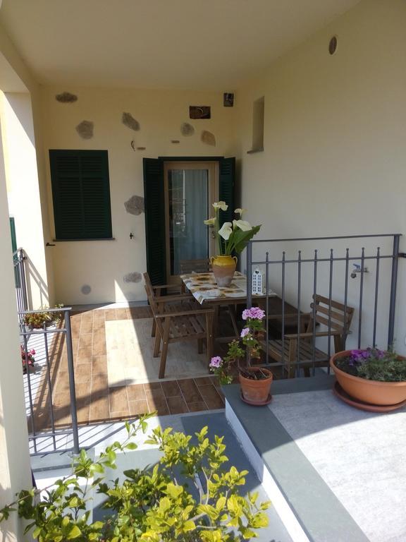 Casa Papaveri Rossi Finale Ligure Habitación foto